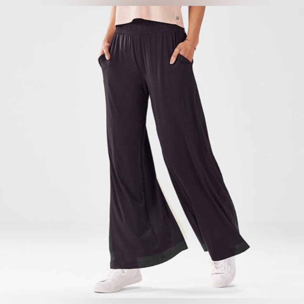 Fabletics Heidi Pants. Black. Size Medium.